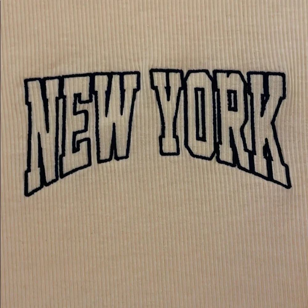 Yellow and white NY T-shirt - Picture 3 of 5